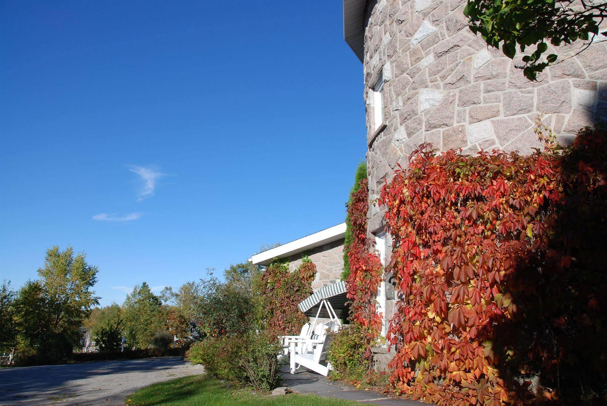 Auberge La Rosepierre Bistro Henri Grandes-Bergeronnes Dış mekan fotoğraf